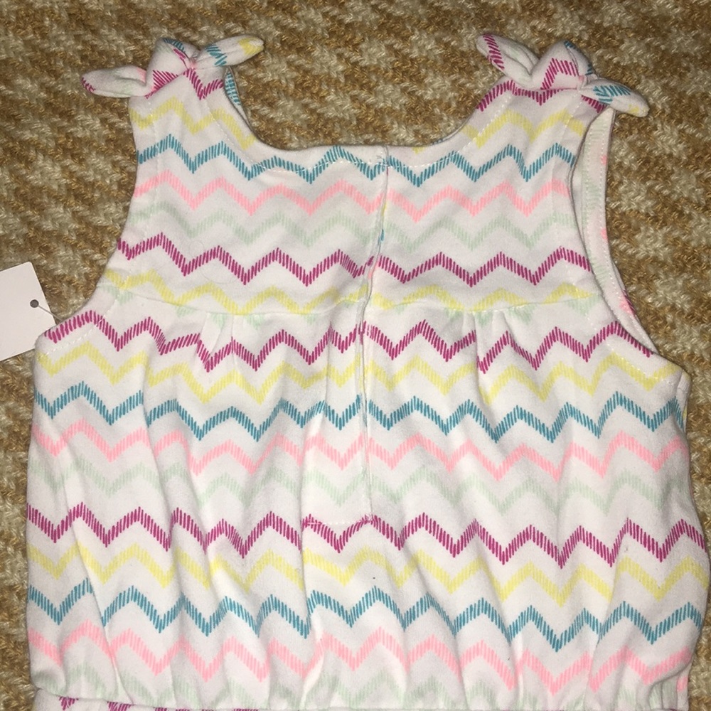 2 Carters Short Summer Rompers - Picture 6 of 7